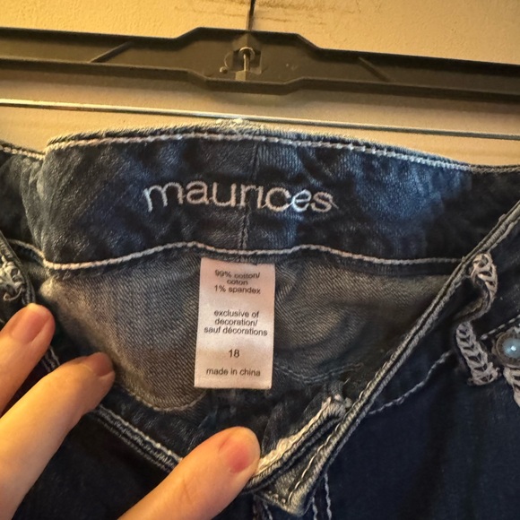 Maurice’s cropped jeans - Picture 3 of 7